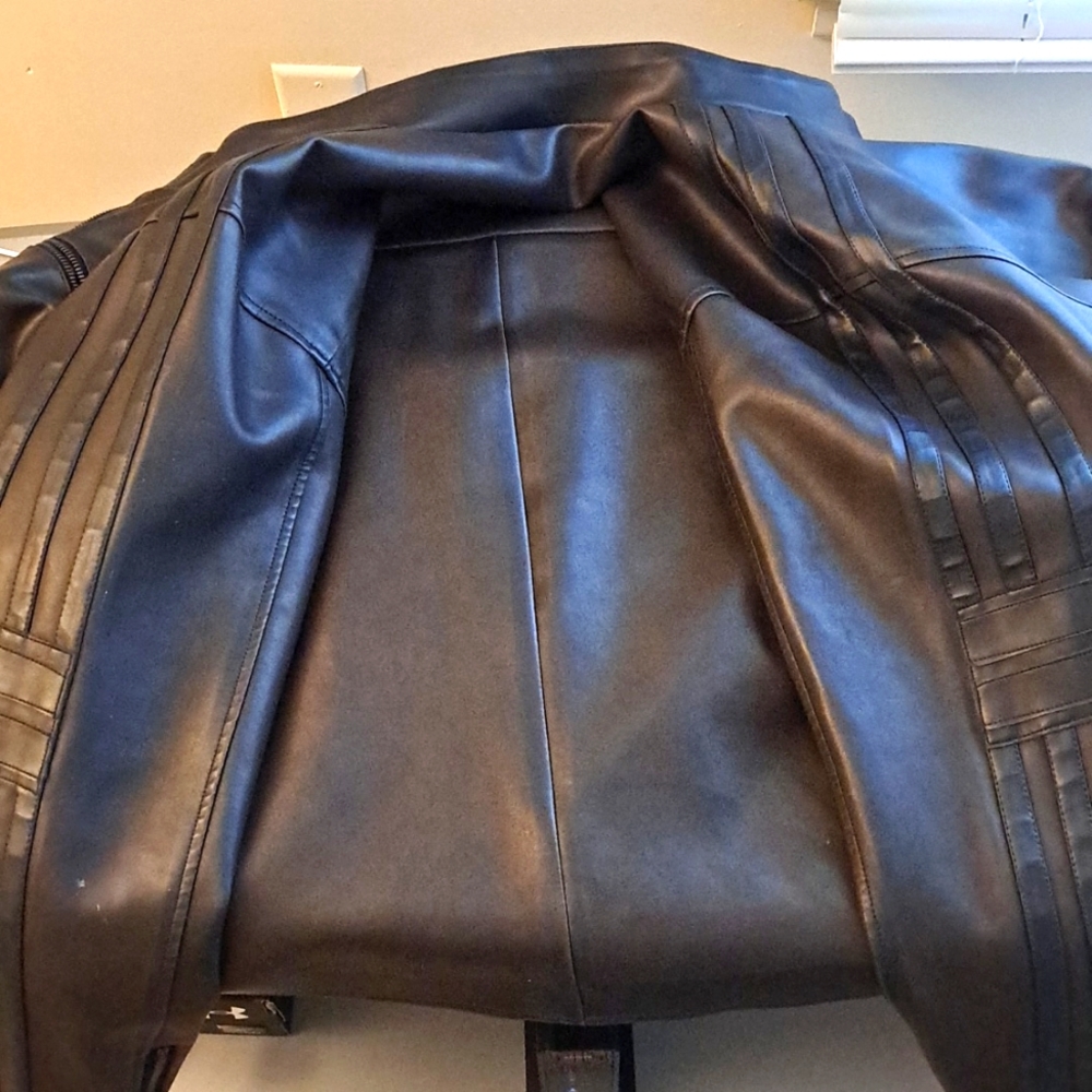 Leather Jacket - Picture 4 of 4